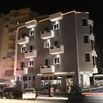 Fjortes Hotel